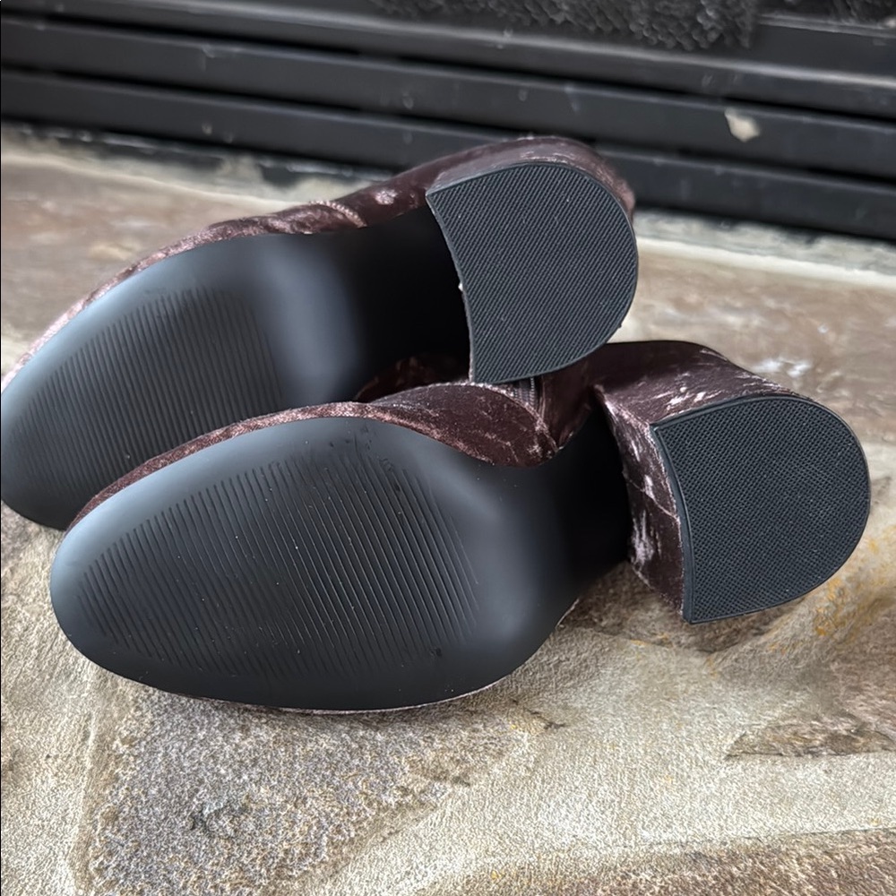 Steve Madden Gaze crushed velvet velour block heel ankle socks booties mushroom - Picture 7 of 8